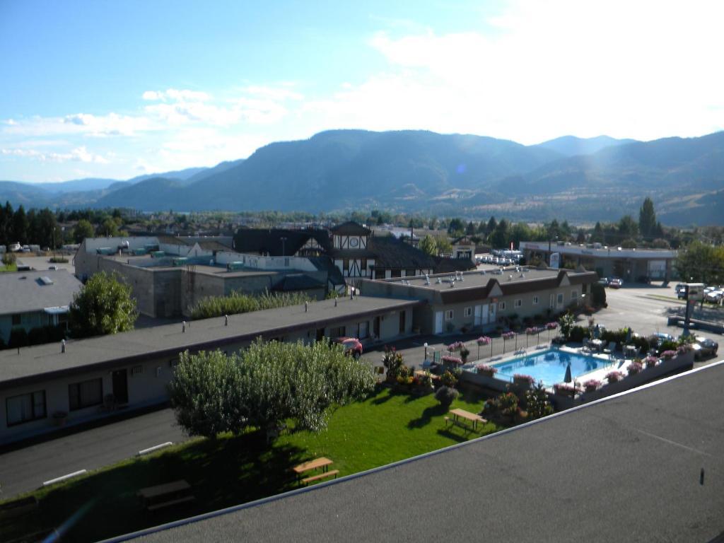Apple Tree Inn Пентиктон Экстерьер фото