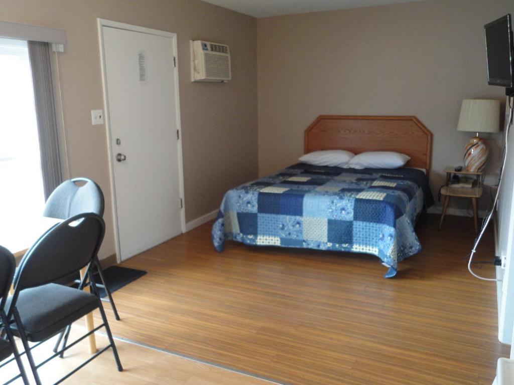 Apple Tree Inn Пентиктон Номер фото