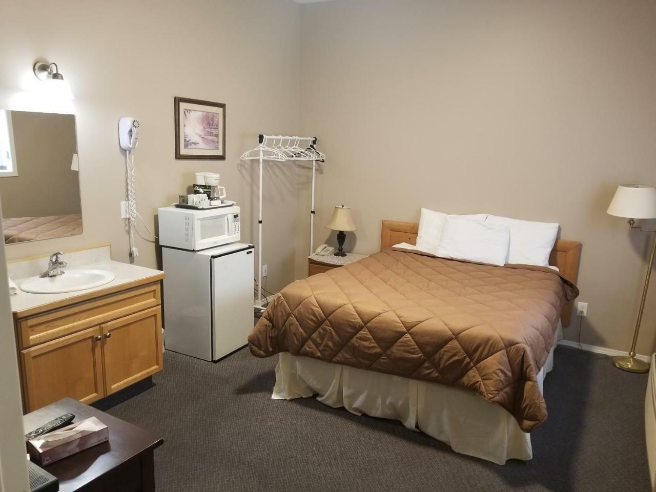 Apple Tree Inn Пентиктон Экстерьер фото